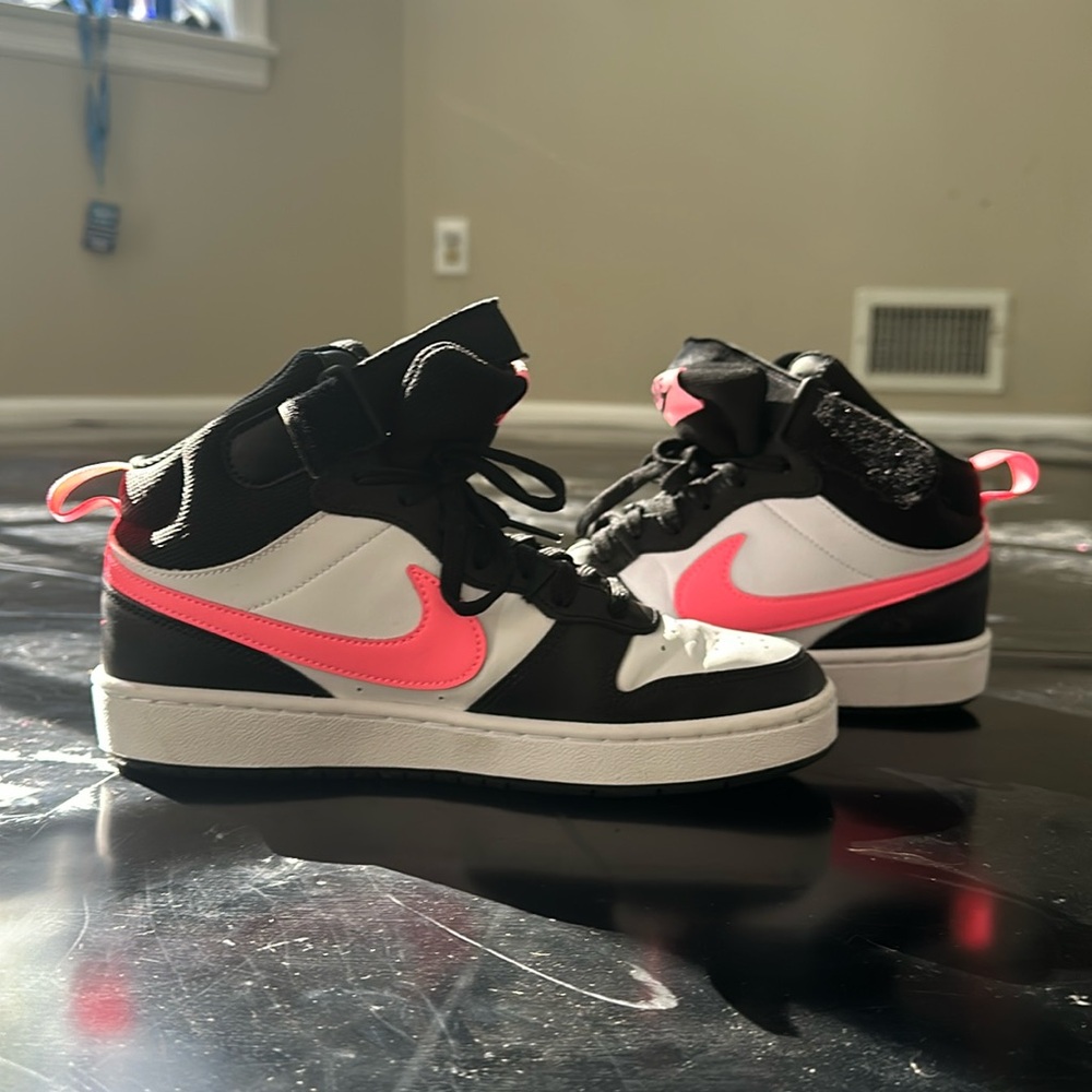 Nike high tops size 7 kids. Worn once many miles left to go.